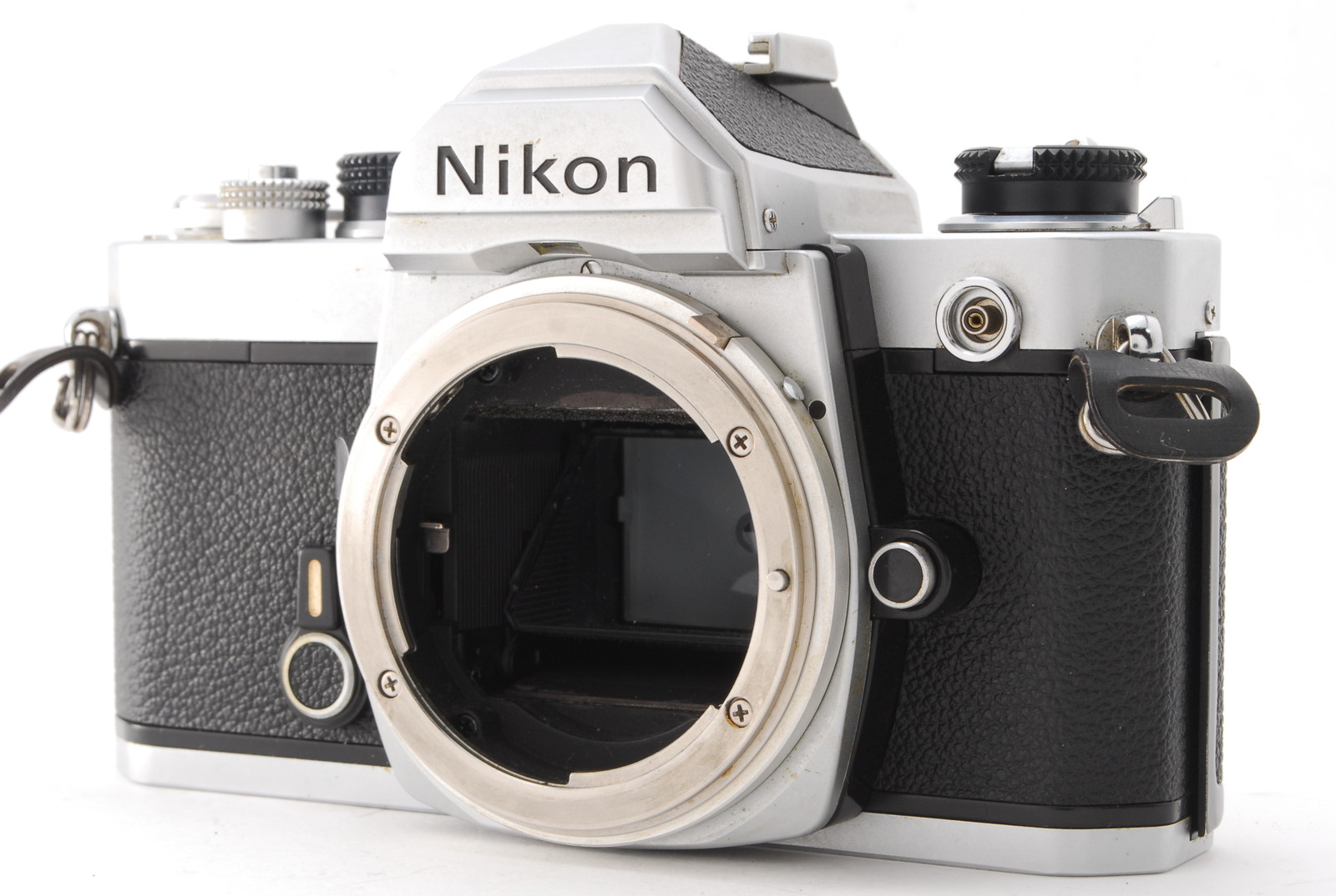 PROMOTION.EXC++++ Nikon FM Silver Body 35mm Film Camera LIGHT METER WORKS from Japan