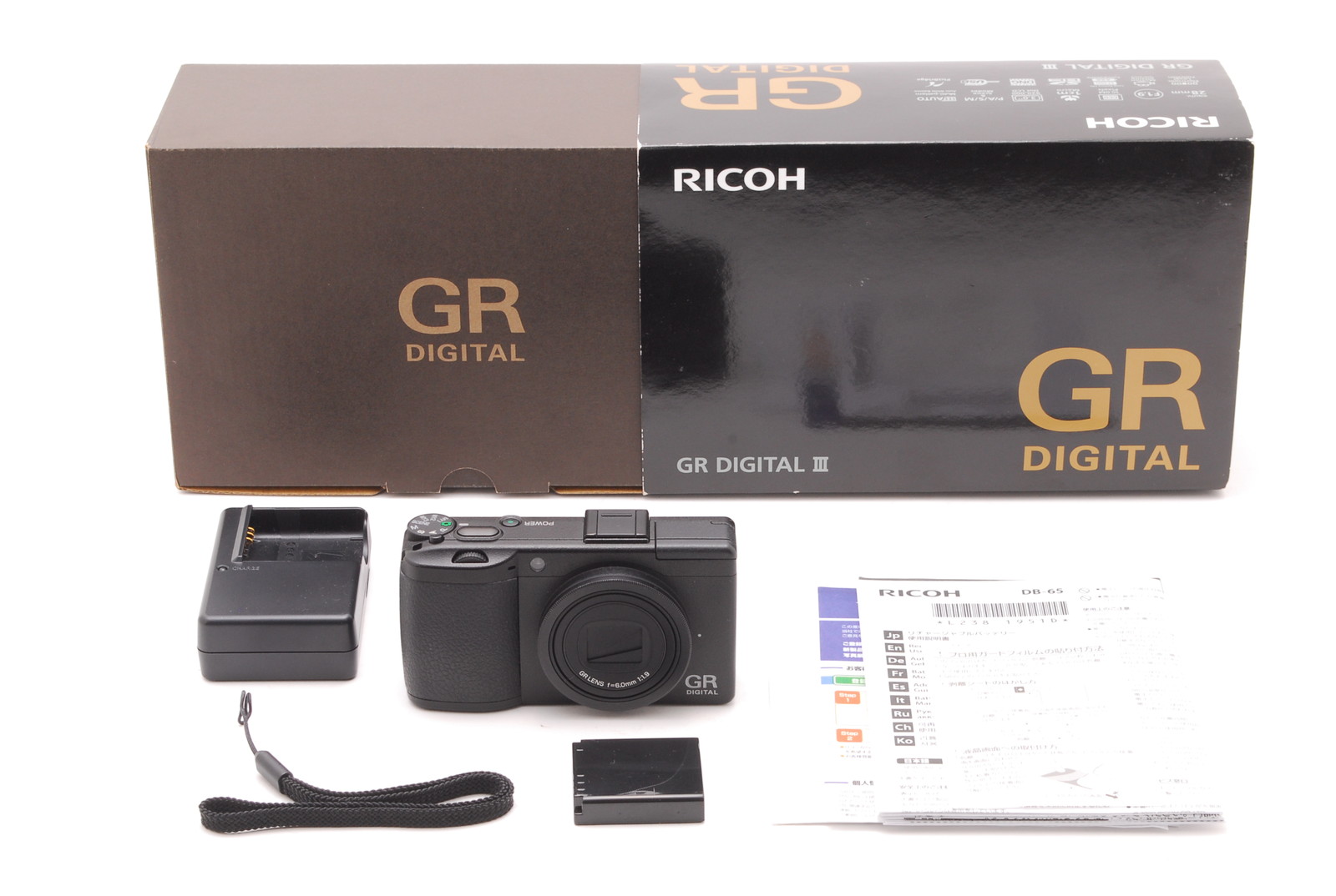PROMOTION. MINT Count 1928 RICOH GR Digital III, Box, Manual, Charger, CD, Strap from Japan